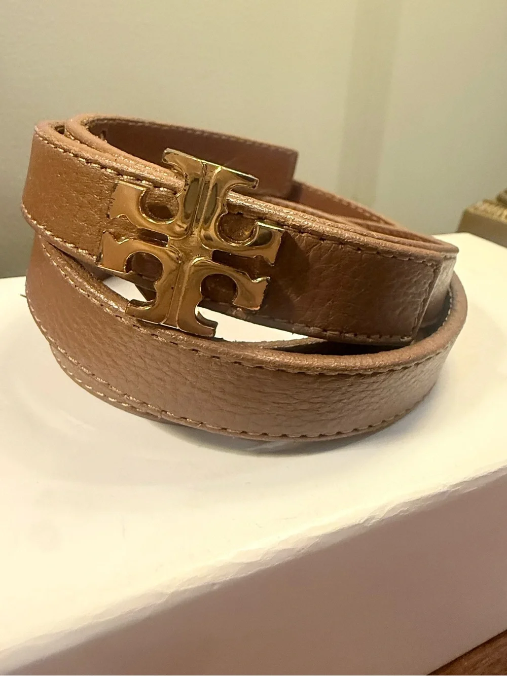 Tory Burch Tan Leather Skinny .5” Logo Belt with Gold Hardware Size Medium